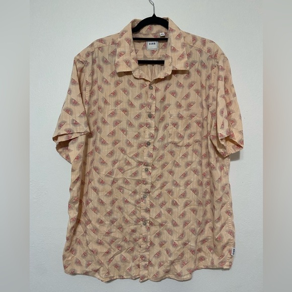 ROWM set of 2 men's XXL short sleeve novelty print button down shirts EUC - Picture 2 of 11